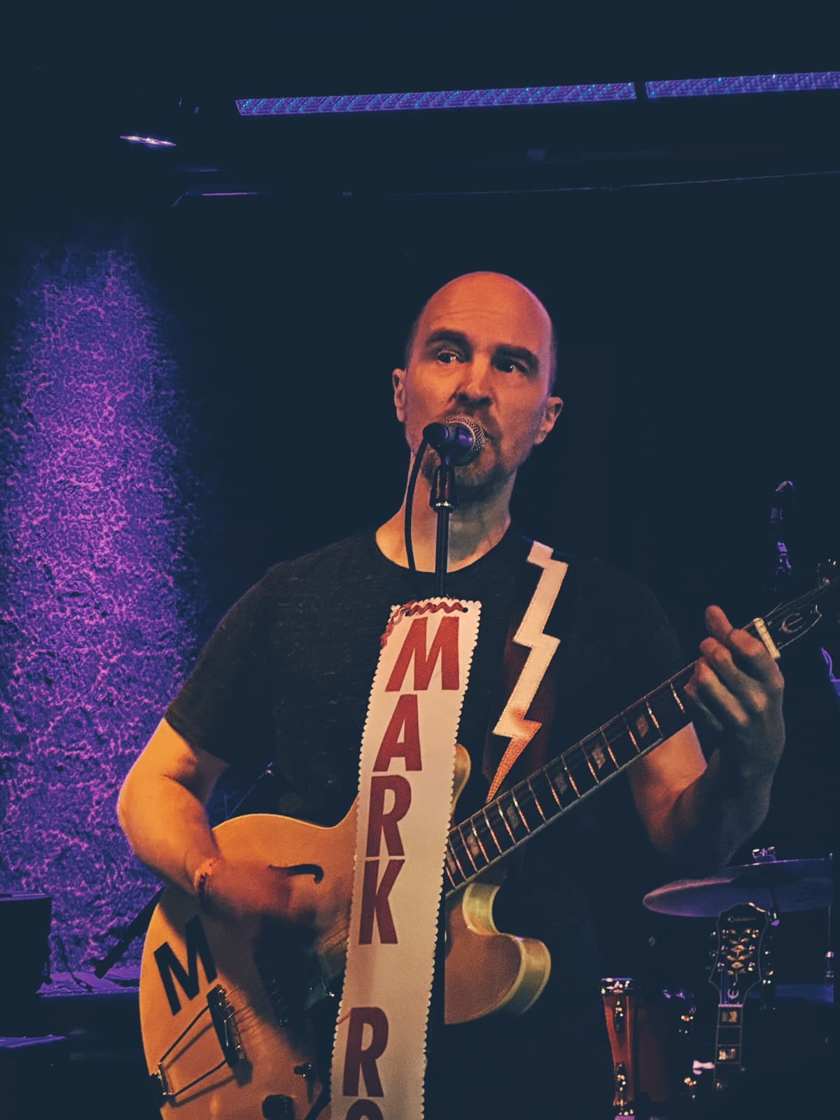 Mark Robinson — The Earl